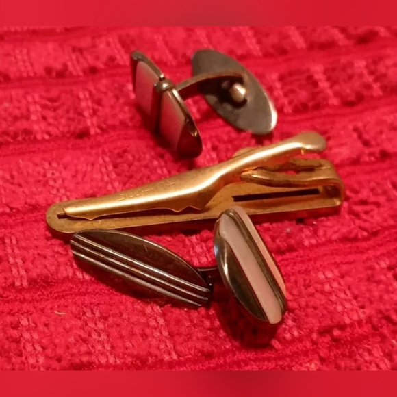 Vintage cufflink and tie bar set from Swank - Picture 4 of 4